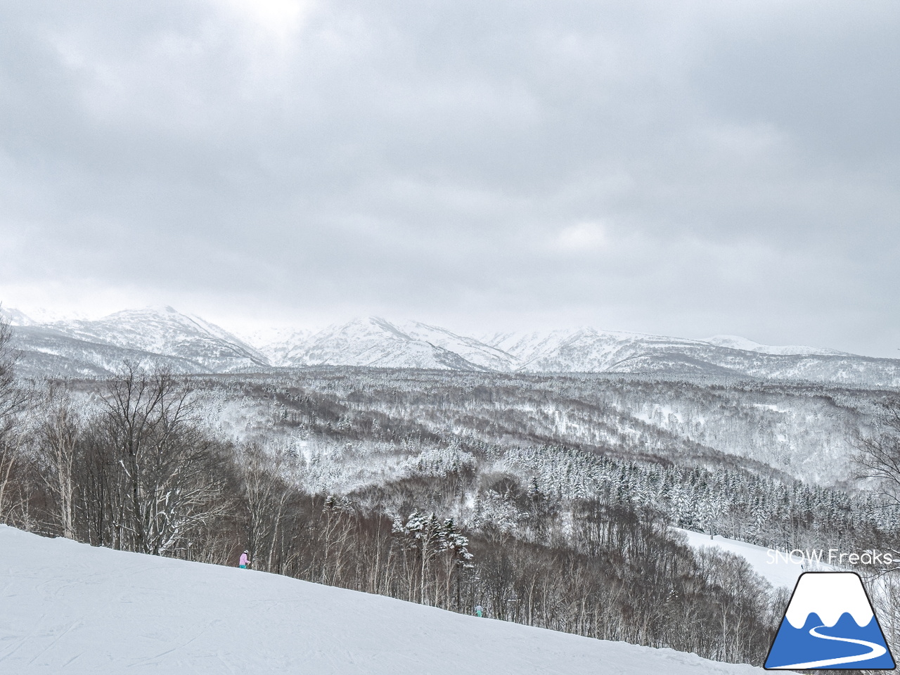 暑寒別岳スキー場｜日本海を眺めながら、2026年滑り初め！皆様、今年もどうぞよろしくお願いいたします。